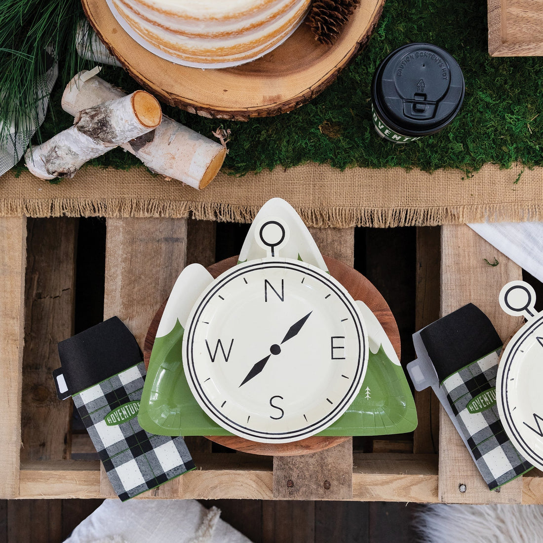 How to Mix Themed Decorations with Natural Pieces